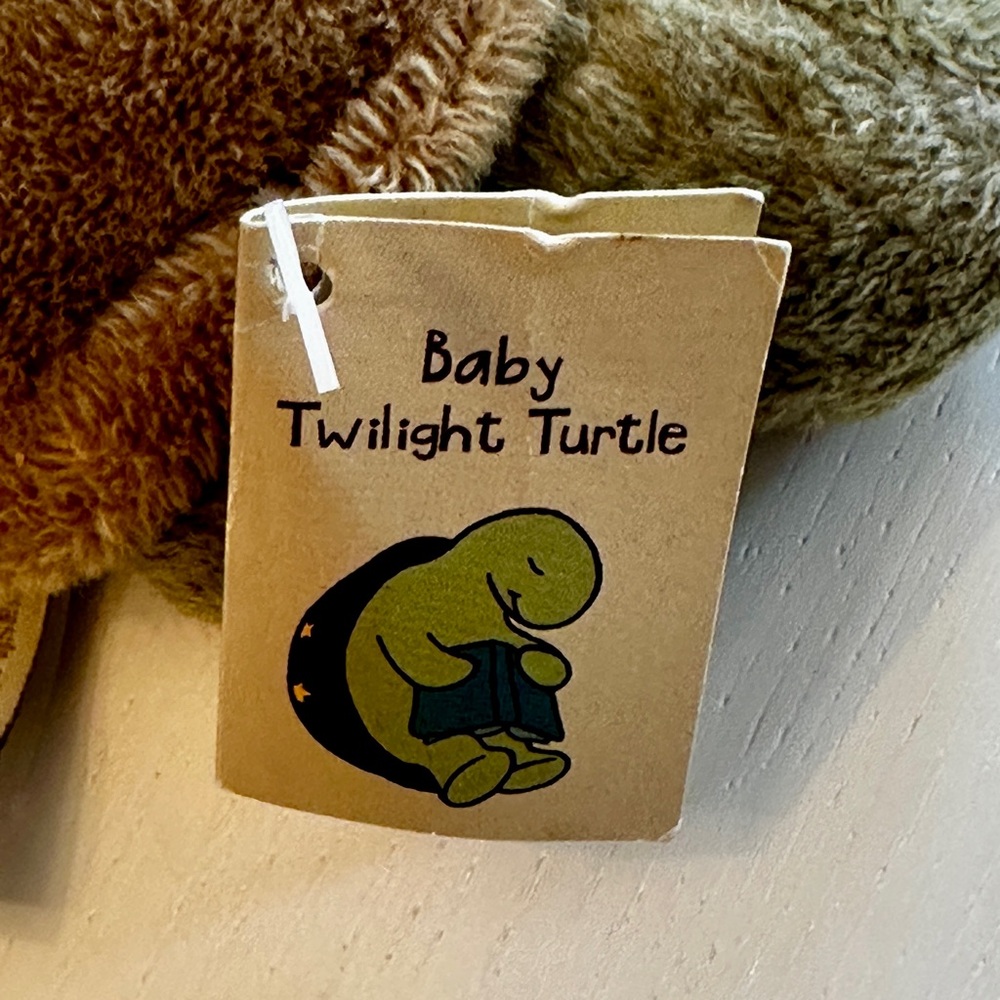 CLOUD B Small Baby Turtle Quiet Rattle - Picture 4 of 7
